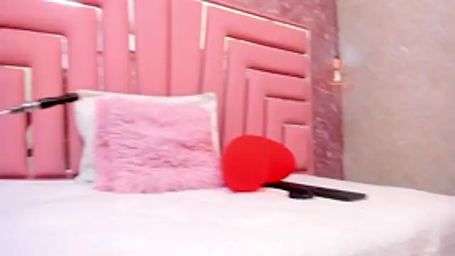 Snapshot of ALYANNA_HOT_ chatting on February 17, 2026, 11:40 am ALYANNA HOT online show from February 17, 2026, 11:40 am