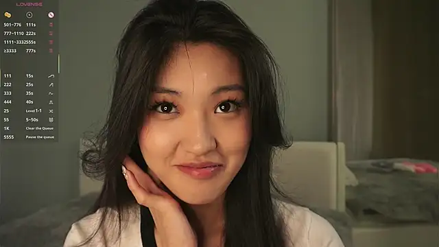Snapshot of FancyEsten chatting on September 26, 2025, 8:18 am FancyEsten online show from September 26, 2025, 8:18 am