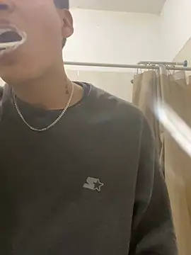 Snapshot of Barrx0018 chatting on February 8, 2026, 1:36 pm Barrx0018 online show from February 8, 2026, 1:36 pm