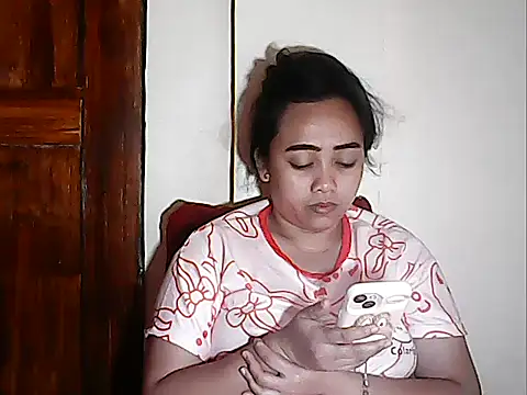 Snapshot of Pinay_Chubby20 chatting on April 22, 2026, 9:27 pm Pinay Chubby20 online show from April 22, 2026, 9:27 pm