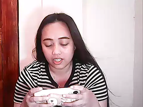 Snapshot of Pinay_Chubby20 chatting on April 28, 2026, 12:09 am Pinay Chubby20 online show from April 28, 2026, 12:09 am