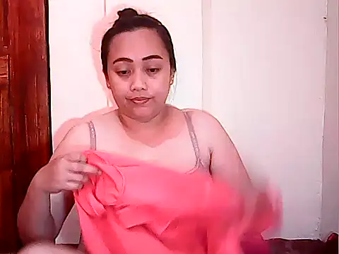 Snapshot of Pinay_Chubby20 chatting on May 13, 2026, 12:19 am Pinay Chubby20 online show from May 13, 2026, 12:19 am