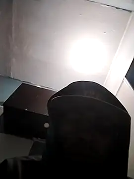 Snapshot of Narckse chatting on April 9, 2026, 5:18 pm Narckse online show from April 9, 2026, 5:18 pm