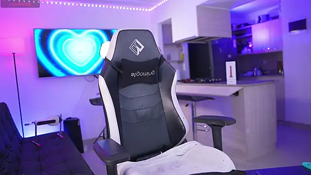 Snapshot of andrea_magic69 chatting on September 27, 2025, 5:01 am andrea magic69 online show from September 27, 2025, 5:01 am