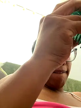 Valen1800 online show from October 28, 2025, 7:16 pm