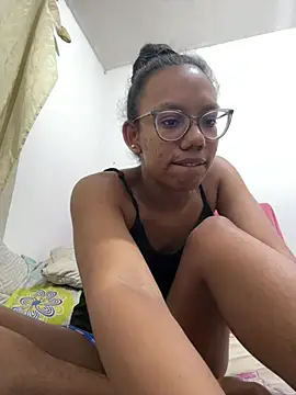 Valen1800 online show from March 4, 2026, 12:49 am