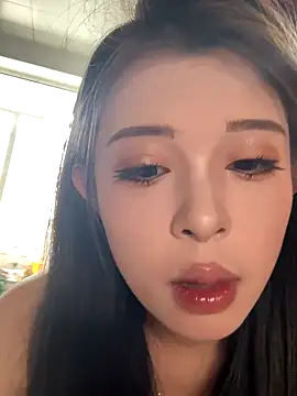 tuanzi125216 online show from October 18, 2025, 5:32 am