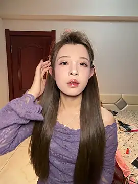 tuanzi125216 online show from November 12, 2025, 5:02 pm