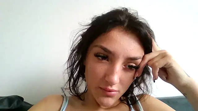Snapshot of naughtybella05 chatting on October 22, 2025, 10:26 am naughtybella05 online show from October 22, 2025, 10:26 am