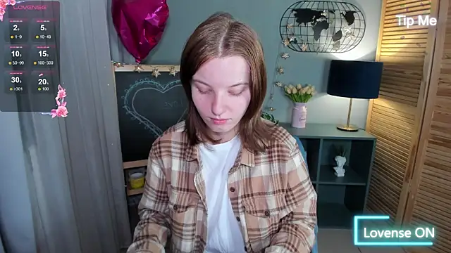 Snapshot of Madelaineses chatting on September 23, 2025, 8:39 am Madelaineses online show from September 23, 2025, 8:39 am