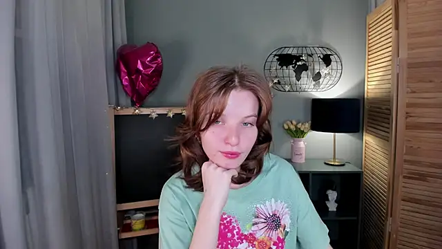 Snapshot of Madelaineses chatting on October 16, 2025, 8:48 am Madelaineses online show from October 16, 2025, 8:48 am