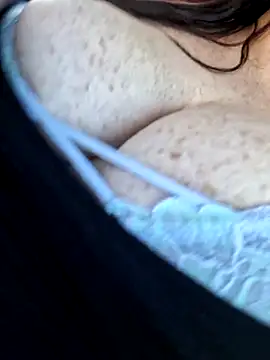 Snapshot of 50-shades-of-JADE chatting on December 16, 2025, 1:27 pm 50-shades-of-JADE online show from December 16, 2025, 1:27 pm