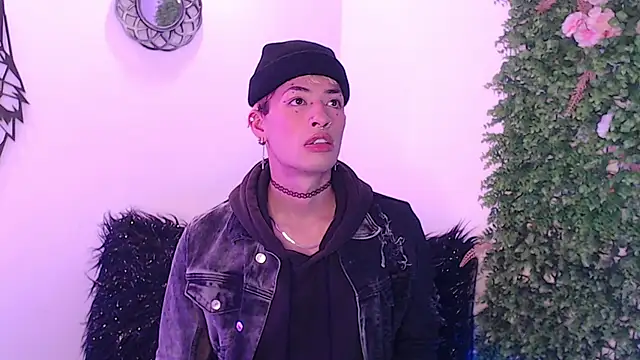 Snapshot of OzorioDany chatting on September 9, 2025, 4:34 am OzorioDany online show from September 9, 2025, 4:34 am