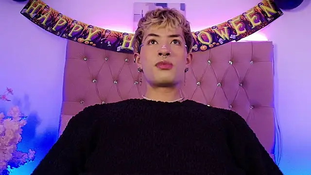 Snapshot of OzorioDany chatting on October 18, 2025, 4:26 am OzorioDany online show from October 18, 2025, 4:26 am