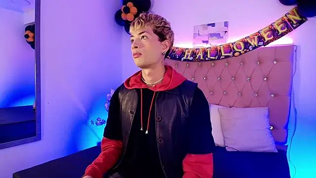 Snapshot of OzorioDany chatting on October 19, 2025, 3:40 am OzorioDany online show from October 19, 2025, 3:40 am