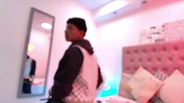 Snapshot of OzorioDany chatting on November 13, 2025, 3:27 am OzorioDany online show from November 13, 2025, 3:27 am