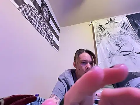 Snapshot of bratlipss chatting on February 5, 2026, 9:58 am bratlipss online show from February 5, 2026, 9:58 am