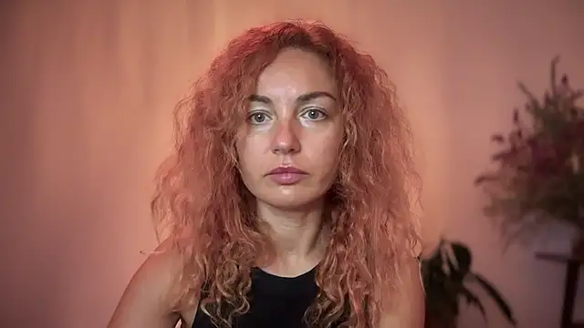 Reddgiirl online show from October 30, 2025, 6:52 pm