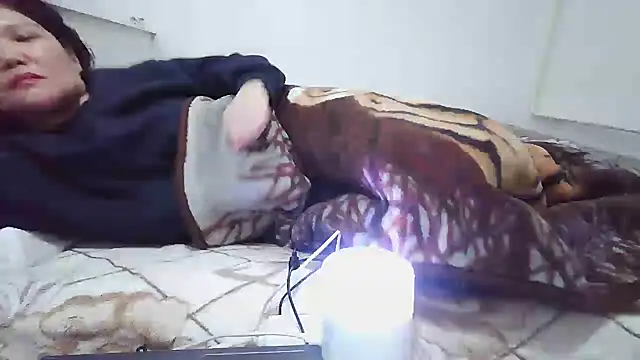 sakuradelreina online show from February 13, 2026, 5:42 pm