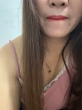 Snapshot of Moan_Mary chatting on November 5, 2025, 3:34 pm Moan Mary online show from November 5, 2025, 3:34 pm