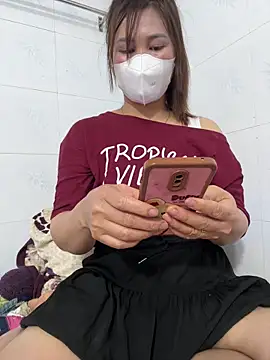 Snapshot of Moan_Mary chatting on February 3, 2026, 2:44 pm Moan Mary online show from February 3, 2026, 2:44 pm