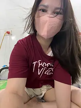 Snapshot of Moan_Mary chatting on March 26, 2026, 4:12 pm Moan Mary online show from March 26, 2026, 4:12 pm