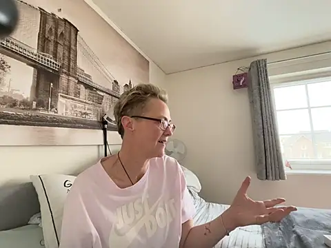 Curvy-Jinx online show from March 24, 2026, 8:52 am