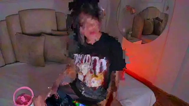 Snapshot of mia_kisses2 chatting on October 26, 2025, 3:23 am mia kisses2 online show from October 26, 2025, 3:23 am