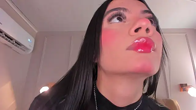 mia kisses2 online show from May 17, 2026, 5:16 am