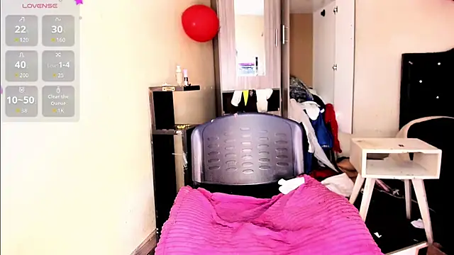 Rossedewitt  online show from February 15, 2026, 7:21 pm