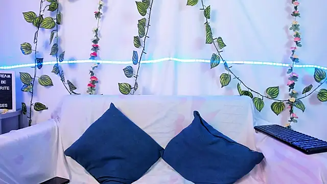 Delilah 85 online show from November 13, 2025, 10:41 pm