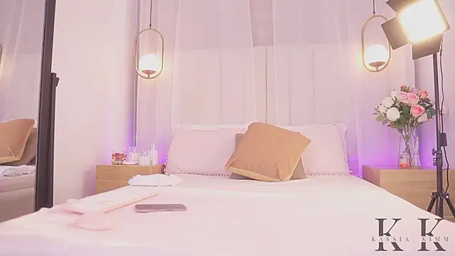 kassia kim online show from April 14, 2026, 5:46 am