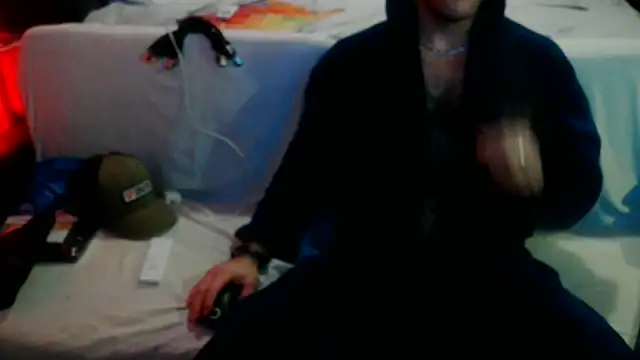 Snapshot of Luv2SuckBWC92 chatting on September 16, 2025, 5:41 am Luv2SuckBWC92 online show from September 16, 2025, 5:41 am