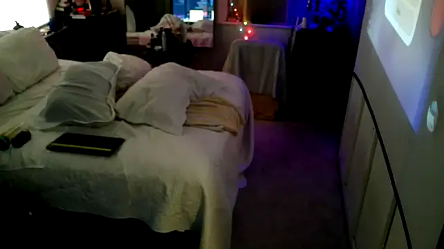 Snapshot of Luv2SuckBWC92 chatting on October 16, 2025, 2:07 pm Luv2SuckBWC92 online show from October 16, 2025, 2:07 pm