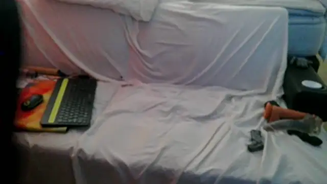 Snapshot of Luv2SuckBWC92 chatting on October 25, 2025, 5:19 pm Luv2SuckBWC92 online show from October 25, 2025, 5:19 pm