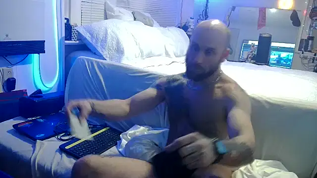 Snapshot of Luv2SuckBWC92 chatting on November 18, 2025, 5:34 am Luv2SuckBWC92 online show from November 18, 2025, 5:34 am