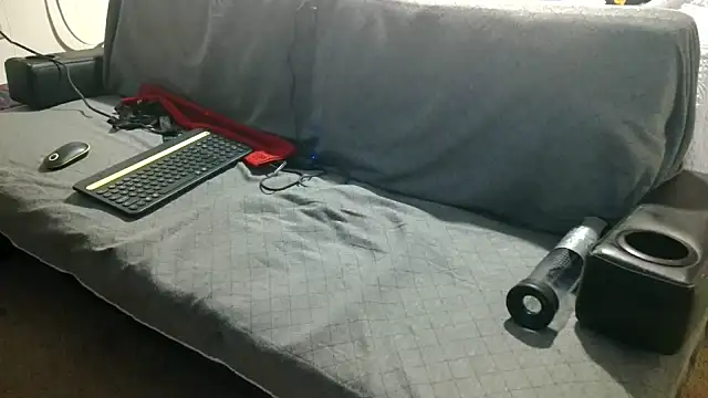 Snapshot of Luv2SuckBWC92 chatting on November 20, 2025, 4:23 am Luv2SuckBWC92 online show from November 20, 2025, 4:23 am