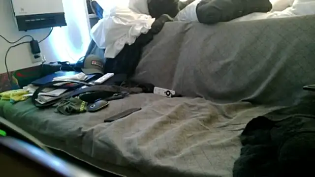 Snapshot of Luv2SuckBWC92 chatting on December 3, 2025, 4:38 pm Luv2SuckBWC92 online show from December 3, 2025, 4:38 pm