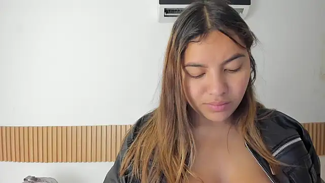 OliviaSweett online show from October 13, 2025, 3:12 pm