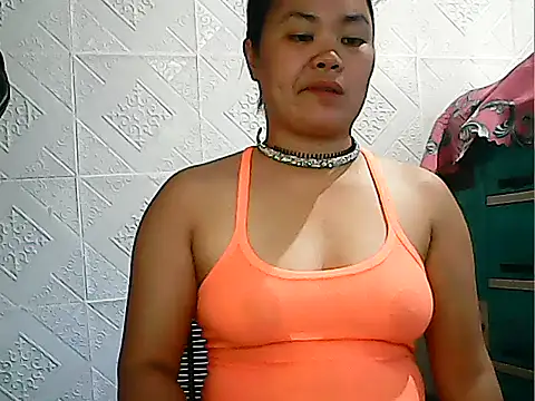 CreamyPussy4uxx online show from March 24, 2026, 7:24 am