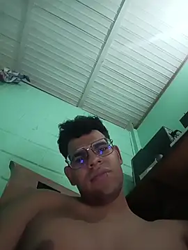 Bigtiti01 online show from November 17, 2025, 8:03 pm