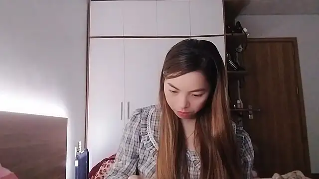 Bree039 online show from November 1, 2025, 7:05 pm