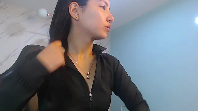 victoria hernandez t  online show from June 10, 2026, 1:10 pm