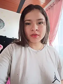 Isa Acosta online show from July 7, 2026, 4:33 pm