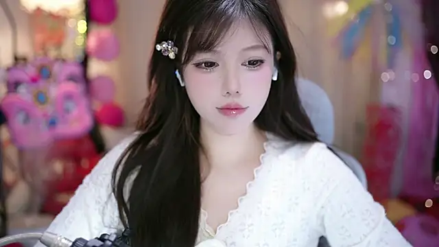 Snapshot of Fortune2Me chatting on January 7, 2026, 6:05 am Fortune2Me online show from January 7, 2026, 6:05 am