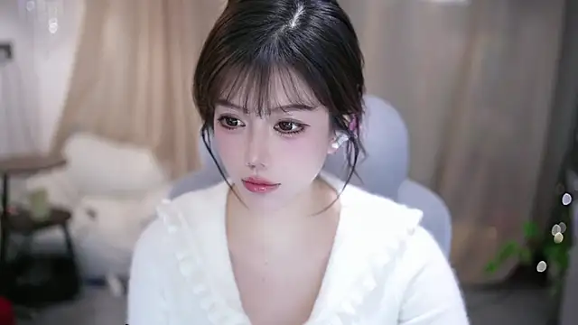 Snapshot of Fortune2Me chatting on February 9, 2026, 6:06 am Fortune2Me online show from February 9, 2026, 6:06 am