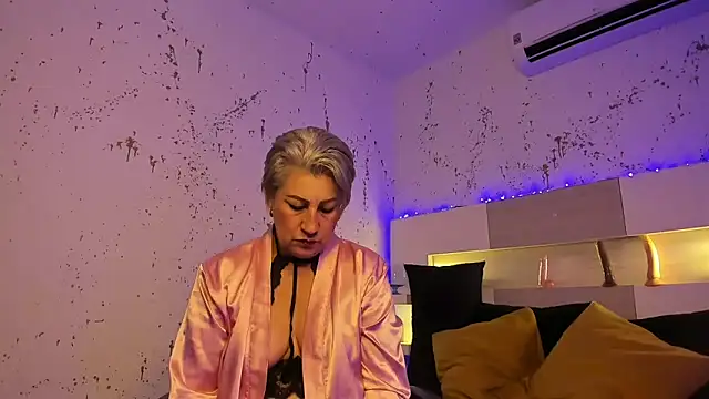 Snapshot of JaddeWalker chatting on November 9, 2025, 11:30 am JaddeWalker online show from November 9, 2025, 11:30 am