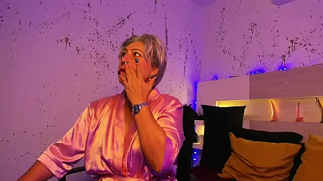 Snapshot of JaddeWalker chatting on November 15, 2025, 11:18 am JaddeWalker online show from November 15, 2025, 11:18 am