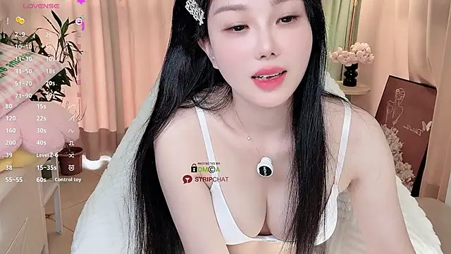 Xiatian520  online show from November 23, 2025, 12:32 am