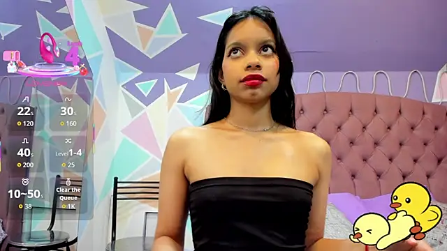 CloeyGraweing online show from September 12, 2025, 6:30 pm